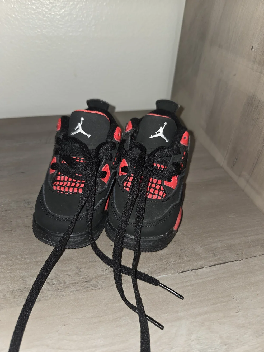 Jordan Kids' Black and Red Retro Basketball Shoes